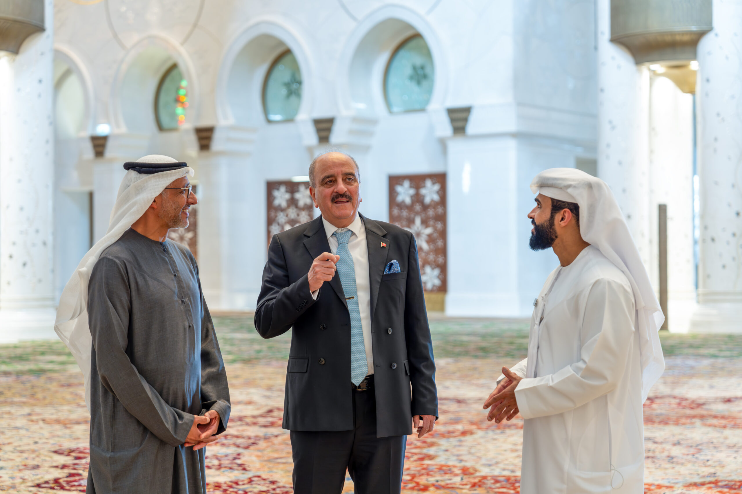  Tunisia’s FM visits Sheikh Zayed Grand Mosque in Abu Dhabi